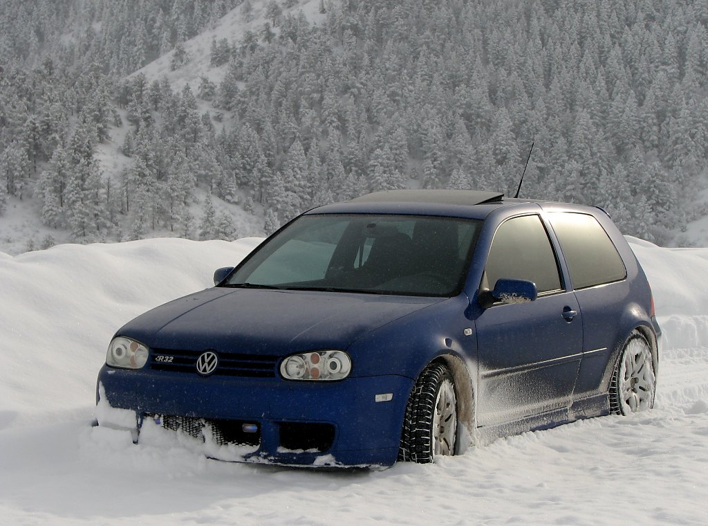 000 VW GIV R32 Snow Blue 004